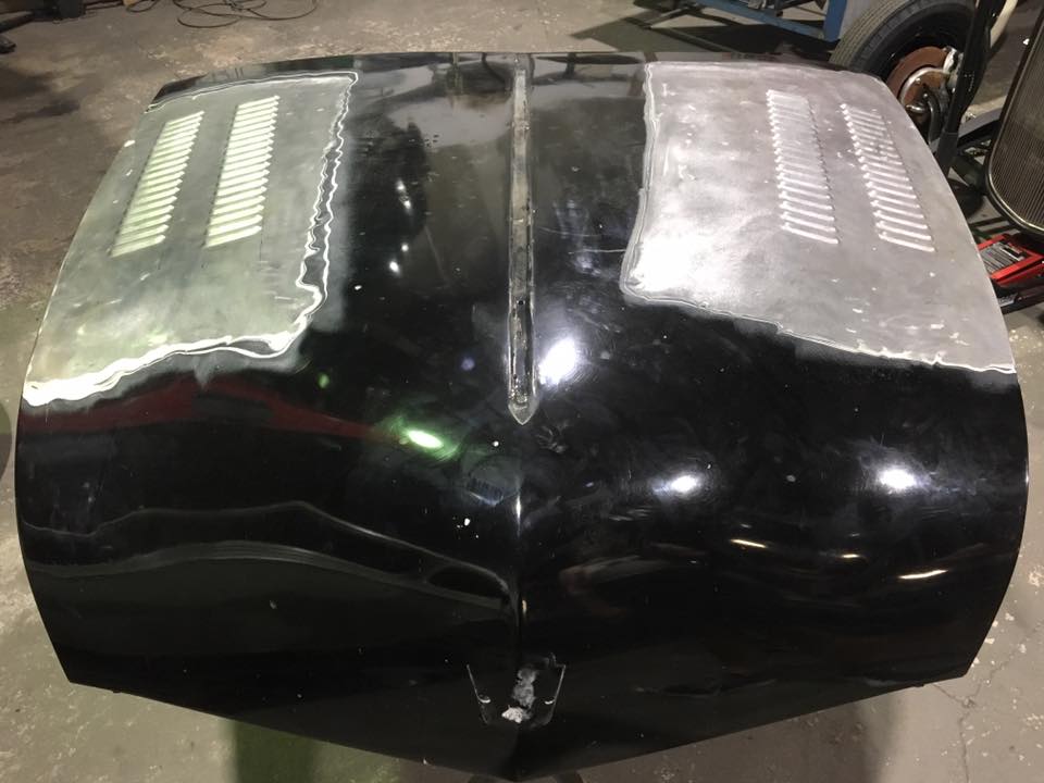 Releasing the turbo heat from the engine bay with hotrod Louvers